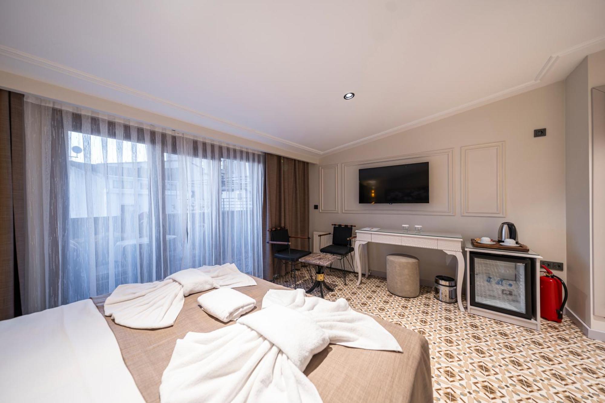 Pera Luna Premium Hotel Истанбул Екстериор снимка