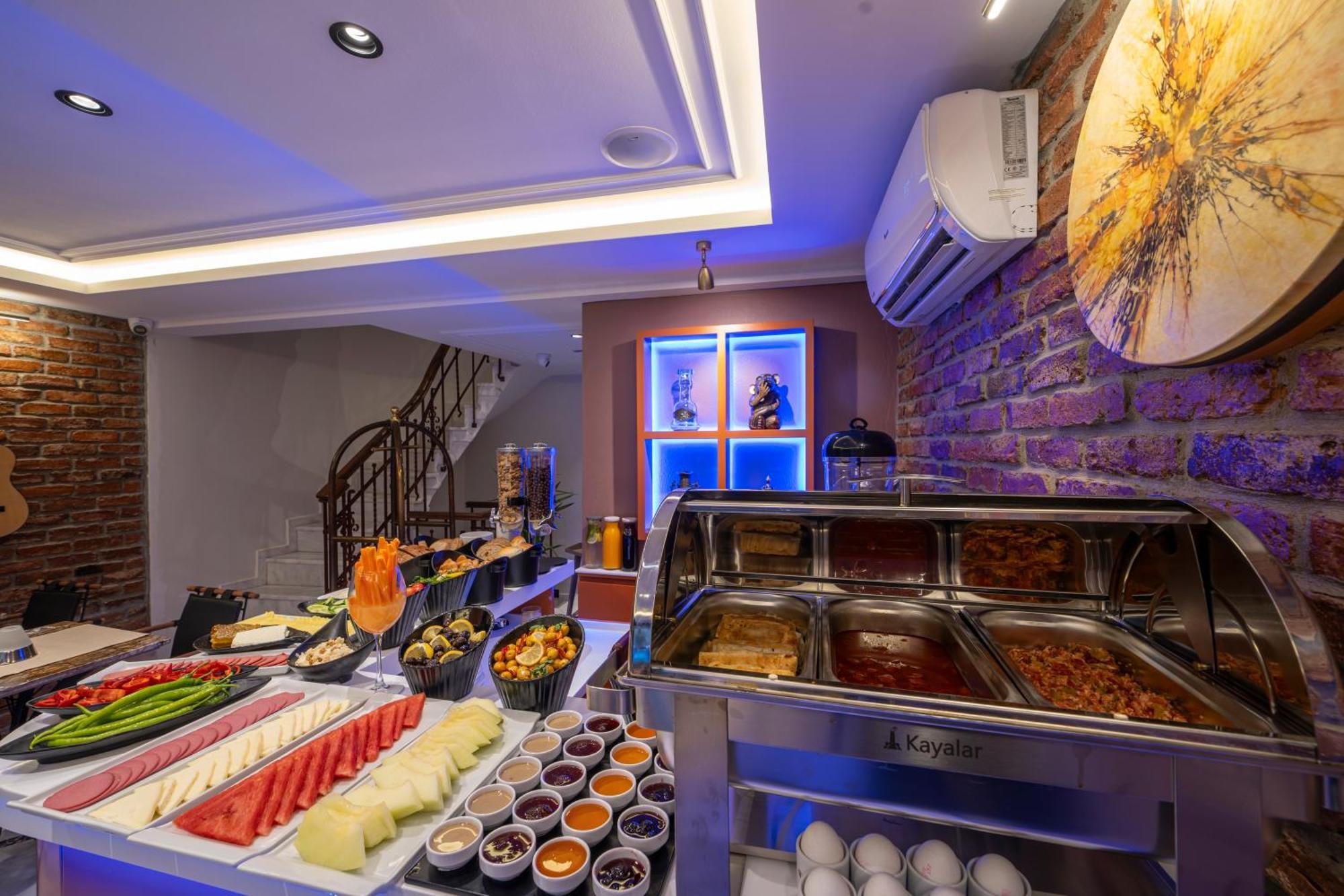 Pera Luna Premium Hotel Истанбул Екстериор снимка