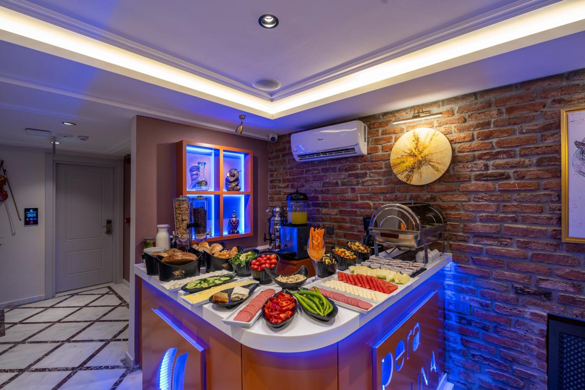 Pera Luna Premium Hotel Истанбул Екстериор снимка