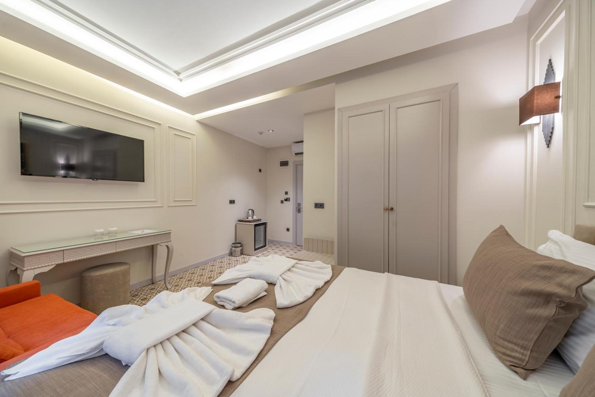 Pera Luna Premium Hotel Истанбул Екстериор снимка
